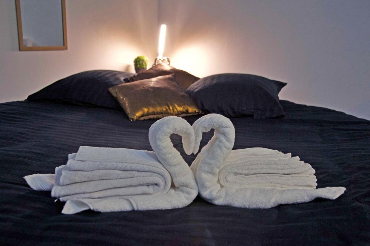 Suite Jacuzzi Privatif Plage Des Catalans มาร์กเซย ภายนอก รูปภาพ