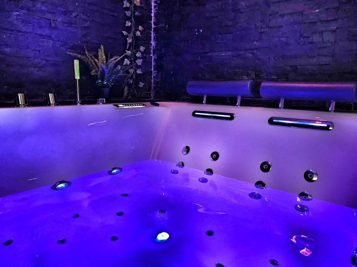 Suite Jacuzzi Privatif Plage Des Catalans มาร์กเซย ภายนอก รูปภาพ