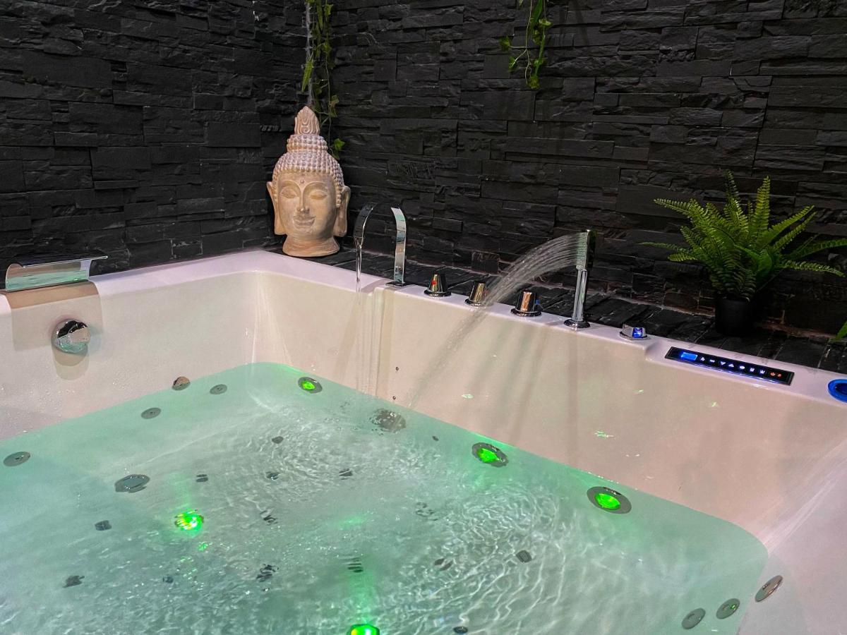 Suite Jacuzzi Privatif Plage Des Catalans มาร์กเซย ภายนอก รูปภาพ